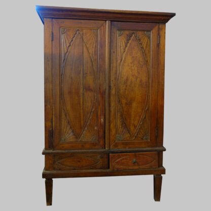 Alter javanischer Schrank "Java 04"