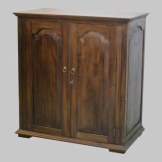 TV-Schrank, geschlossen