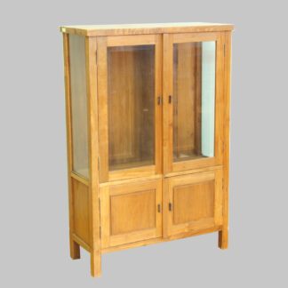Kleiner Vitrinen-Schrank