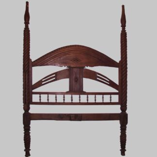 Altes Himmelbett aus der javanischen Kolonialzeit