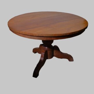 Großer, runder Tisch d120