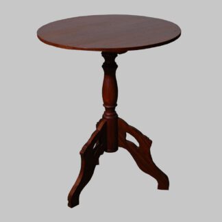 Alter, runder Tisch D65