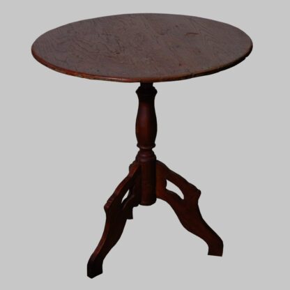 Alter, runder Tisch d75