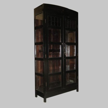 Alter Vitrinenschrank, mit 2 Türen, Kopfteil mit Ornamenten – Bild 2
