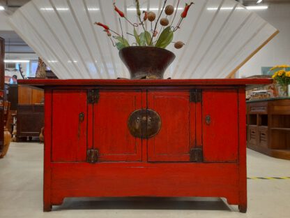 Rote Kommode / großes China Sideboard Antik