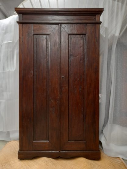 großer Teak Schrank, als Kleiderschrank oder Option bis zu sechs Fächer, verstellbar