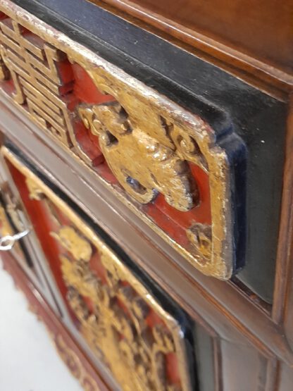 Edler Relief Schrank aus Teakholz "Shēhuá-Gui" / China – Bild 2