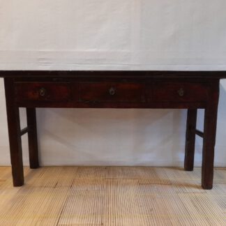 Antikes  Sideboard,  Altartisch mit drei Schüben .