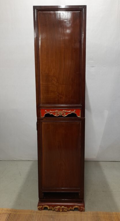 Edler Relief Schrank aus Teakholz "Shēhuá-Gui" / China – Bild 4
