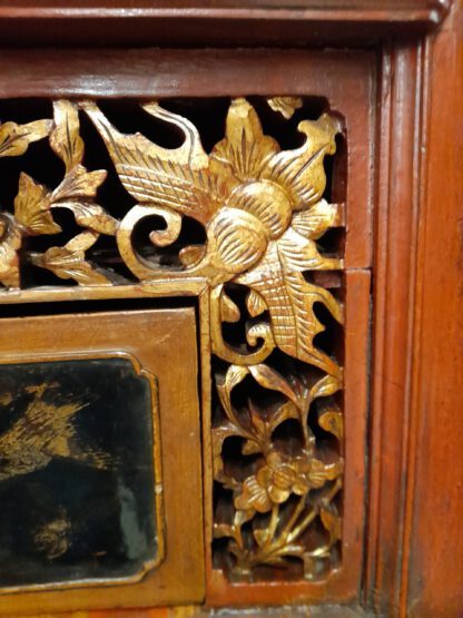 antiker 195 cm Fujian Schrank. Offenes Schnitzwerk, 6 Schubladen, Handmalerei – Bild 3