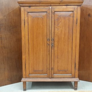 Antiker Teak Schrank 170x110x45