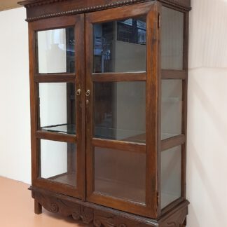 antike Vitrine Teak, Glas rundum, 130 cm Breite