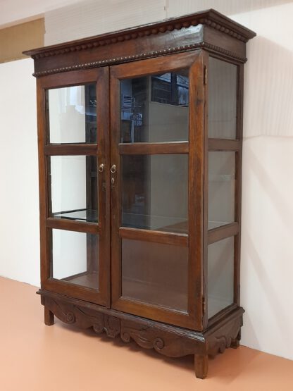 antike Vitrine Teak, Glas rundum, 130 cm Breite