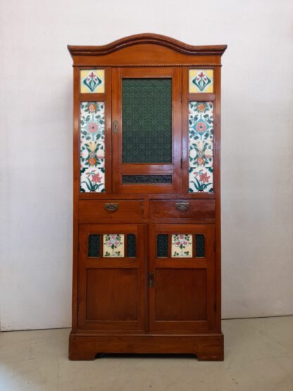 zierlicher Schrank  Japan-Keramik, Teakholz