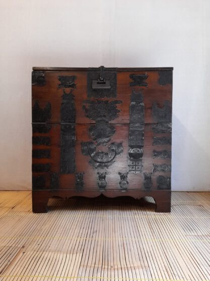 Antike Truhe KOREA Bandaji, mit Schloß