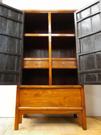 Antiker Asia-Schrank Edelholz Höhe 2 m, "Hochzeitsschrank" Kirsche – Bild 2