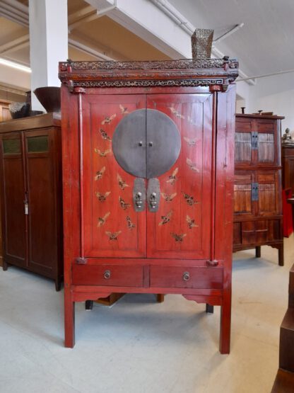 Antiker Hochzeitsschrank mit Krone, Asiaschrank Hartholz