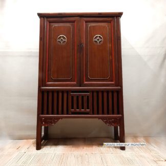 Traum aus Teak: antiker Vorrats-Schrank 155cm hoch. Asiaschrank massiv
