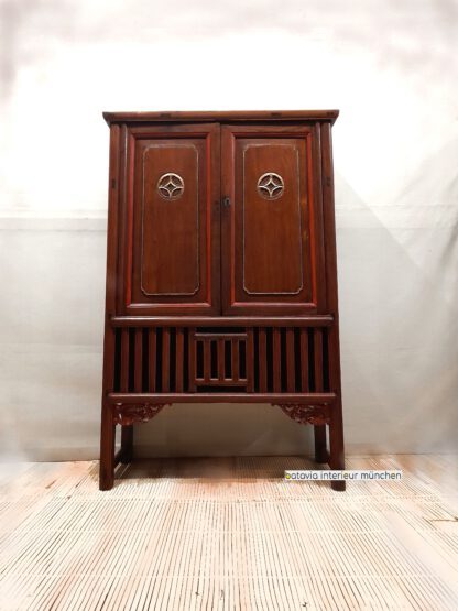 Traum aus Teak: antiker Vorrats-Schrank 155cm hoch. Asiaschrank massiv