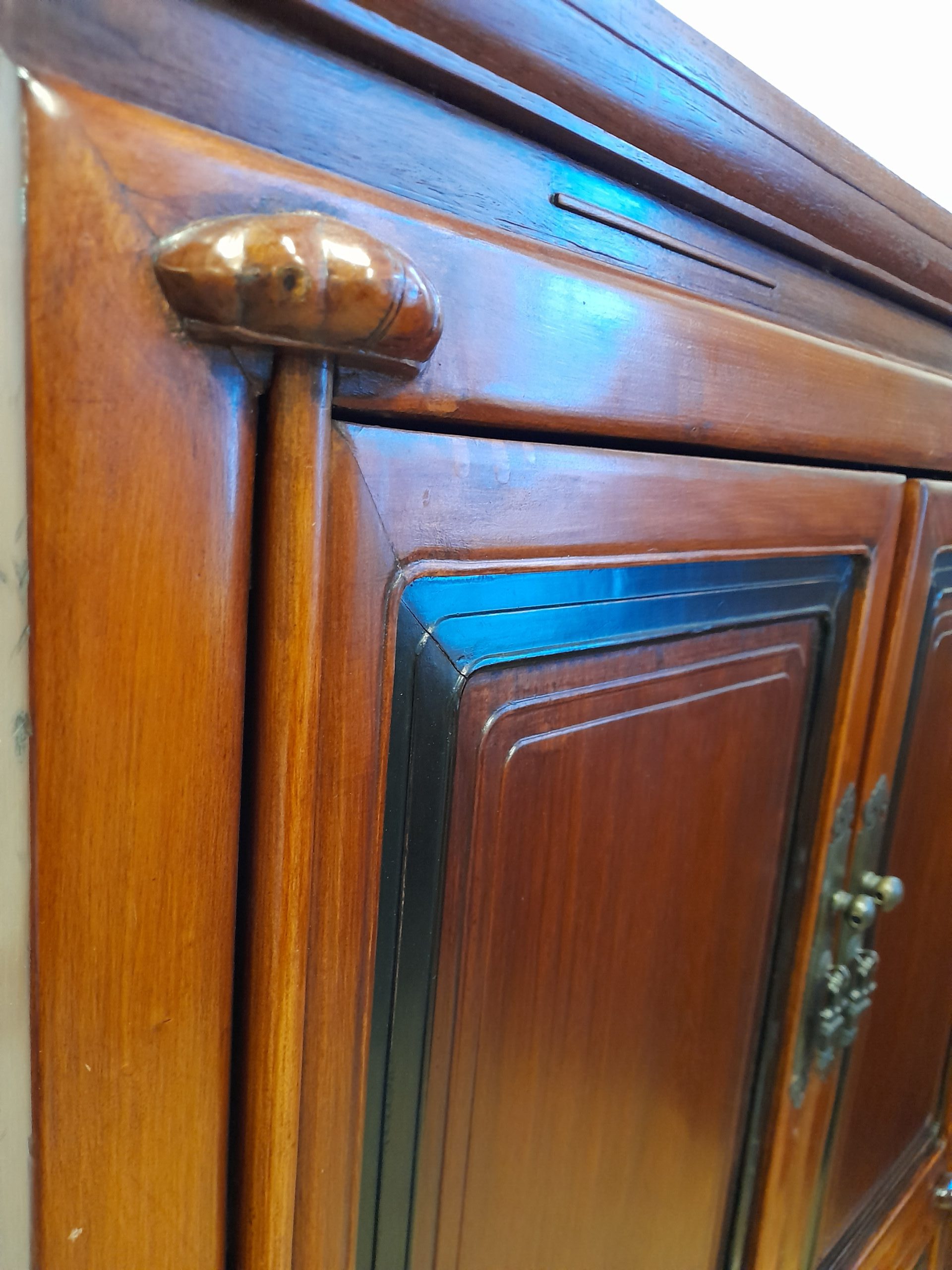 4-türiger antiker Schrank, zweiteilig – Bild 4
