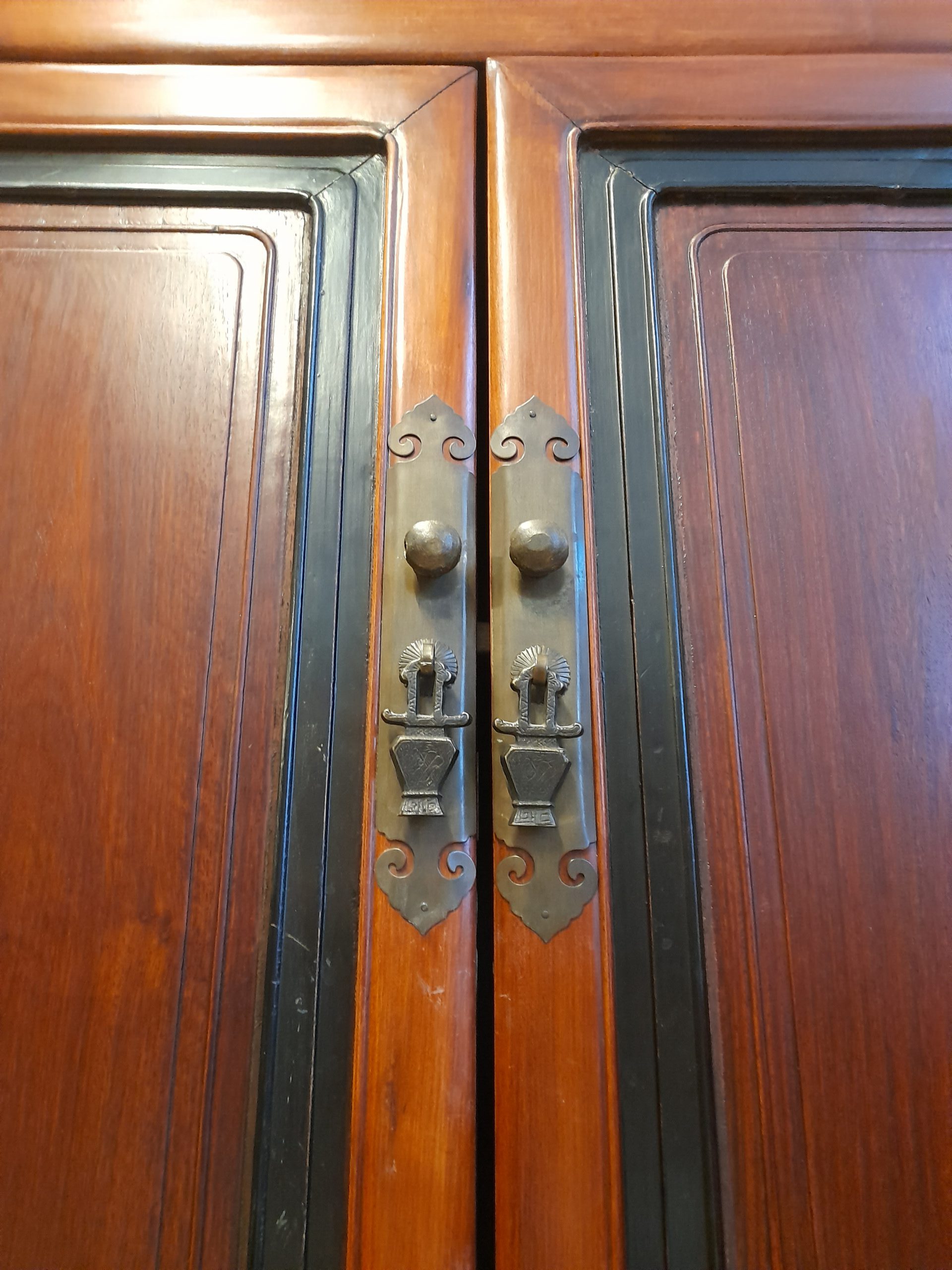 4-türiger antiker Schrank, zweiteilig – Bild 5